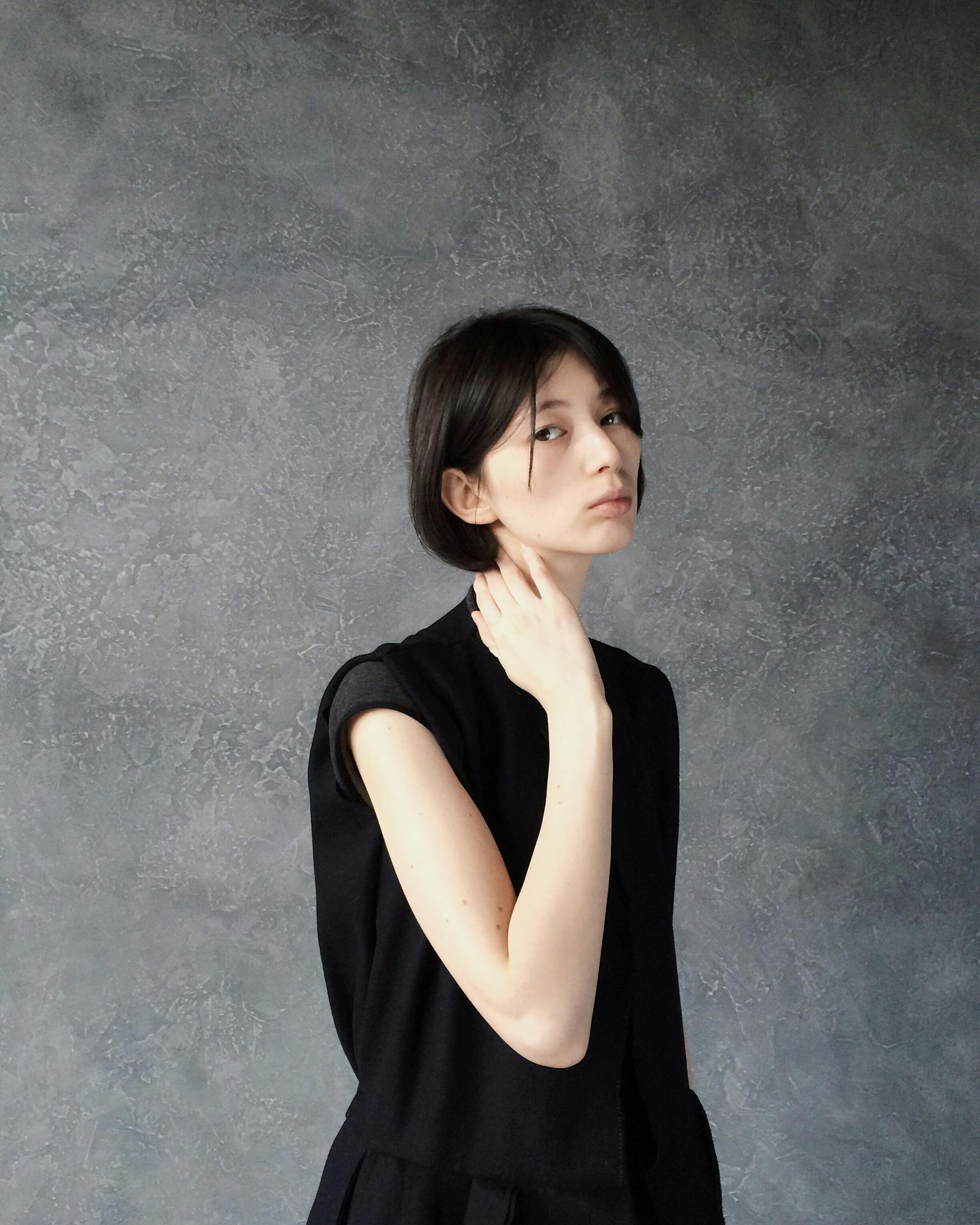 探索時尚前沿，2017年女性短發(fā)流行趨勢與發(fā)型設(shè)計