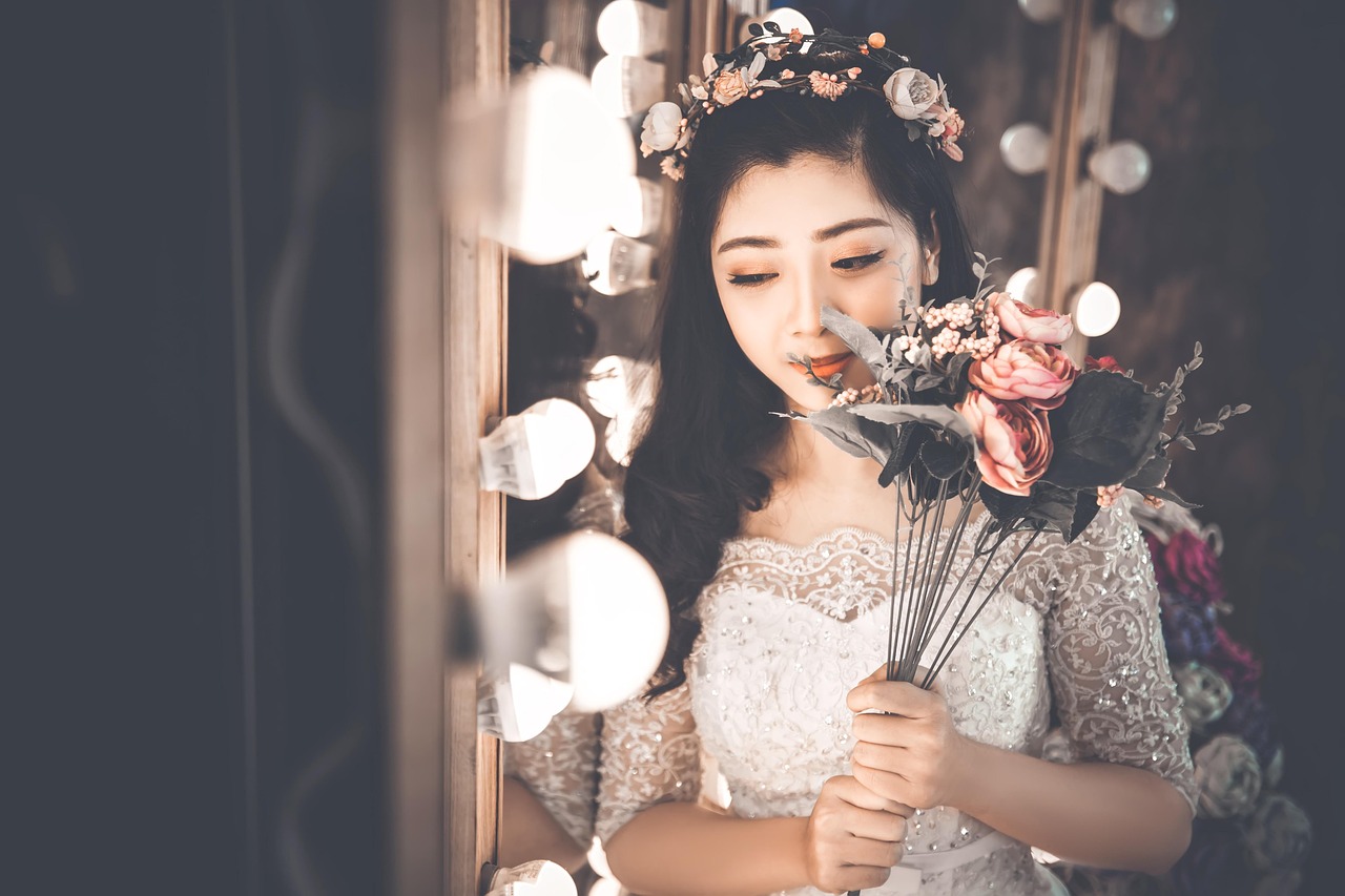 迪奧最新眼影引領(lǐng)時(shí)尚風(fēng)潮，魅力眼神盡在掌握